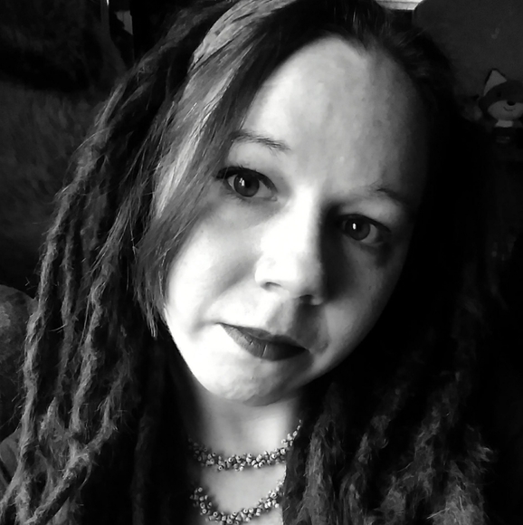 Meet your Posher, Amber - Picture 1 of 1